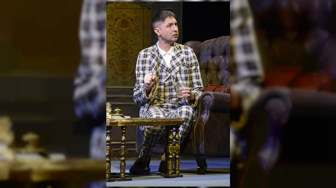 "Дурак вашего мужа" на сцене Центрального дома офицеров